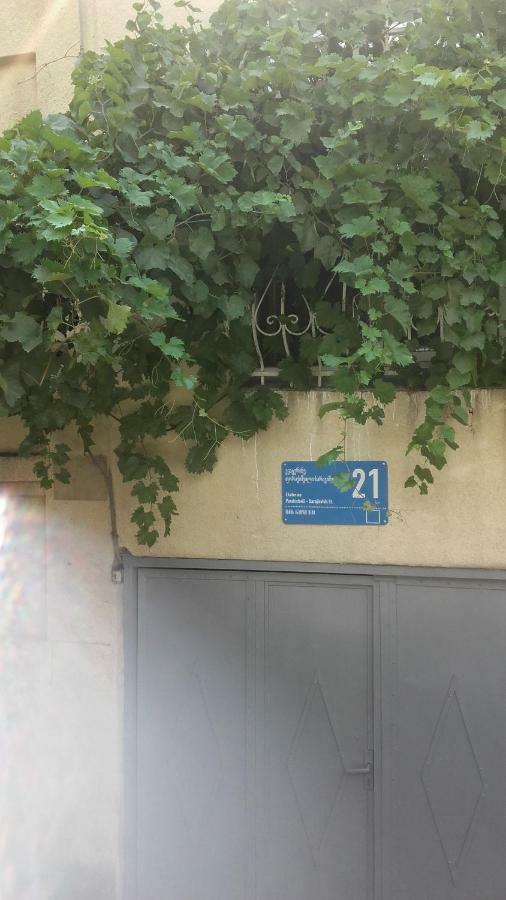Домик У Куры Hotel Tbilisi Exterior foto